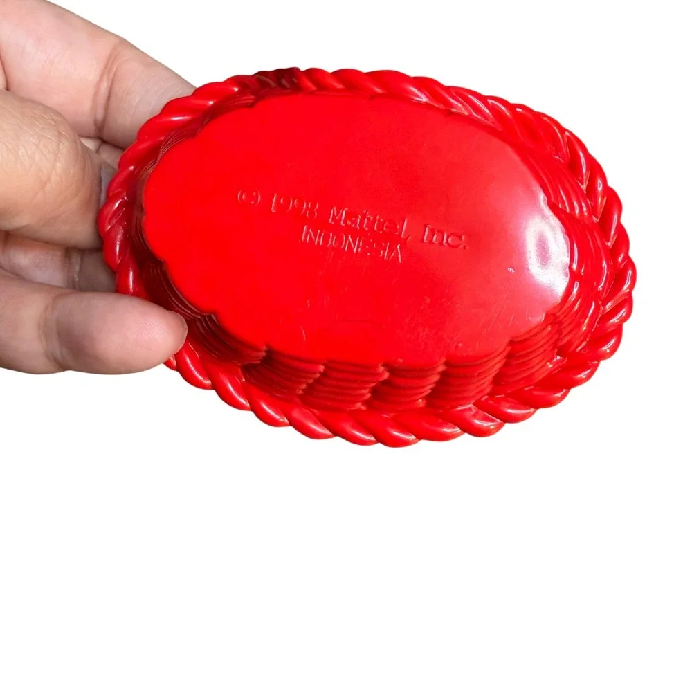 1998 Mattel Red Woven Basket‎ Pink Tufted Pillow Doll Accessory